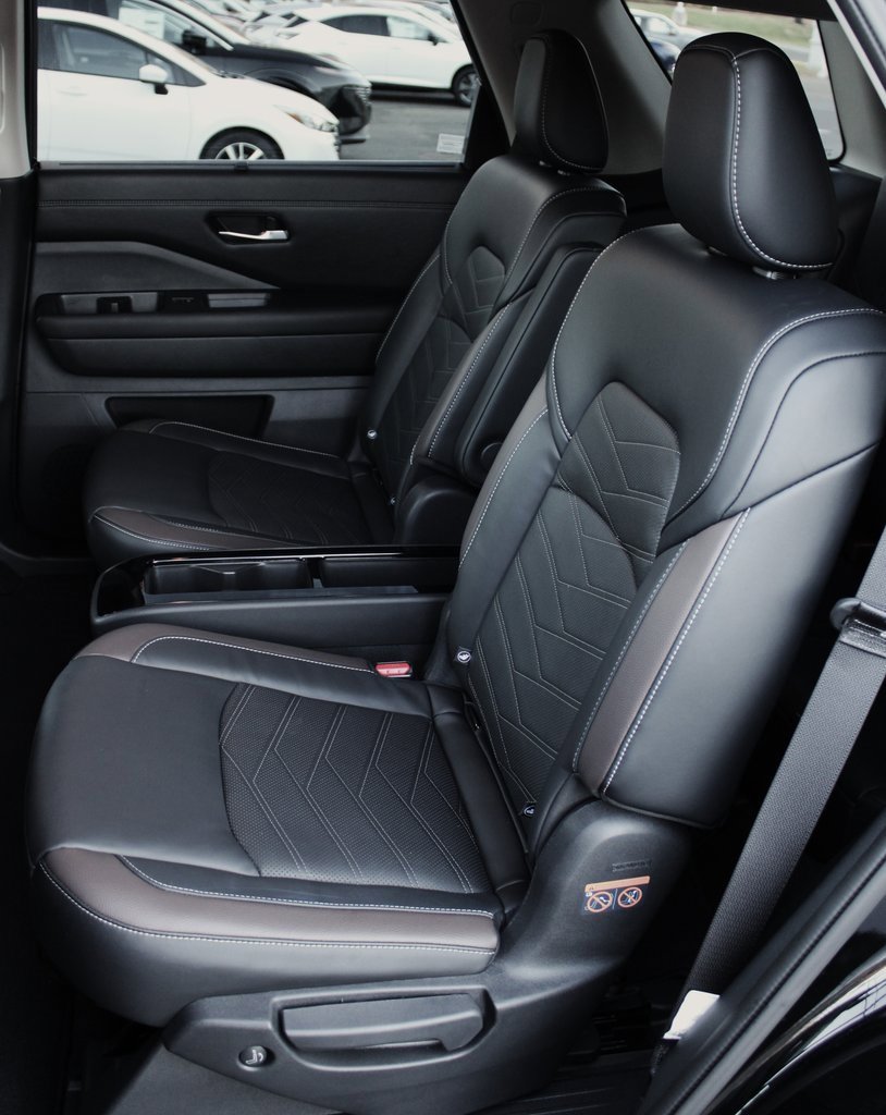 Certified 2023 Nissan Pathfinder Platinum image 28