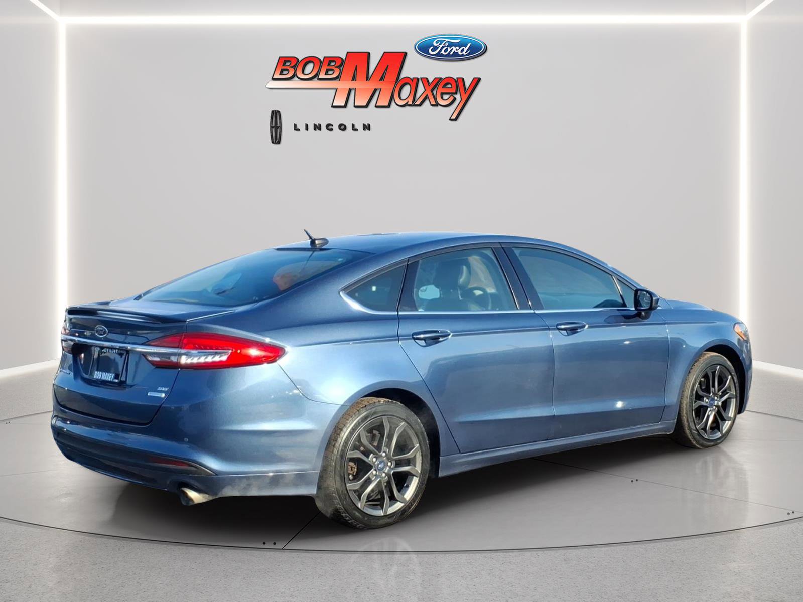 Certified 2018 Ford Fusion SE w/ Equipment Group 201A image 4
