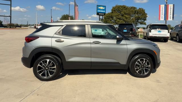 Used 2025 Chevrolet TrailBlazer LT FWD image 9
