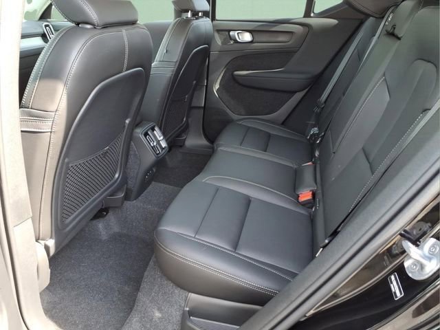 New 2026 Volvo XC40 B5 Core w/ Protection Package Premier AWD/4WD image 11