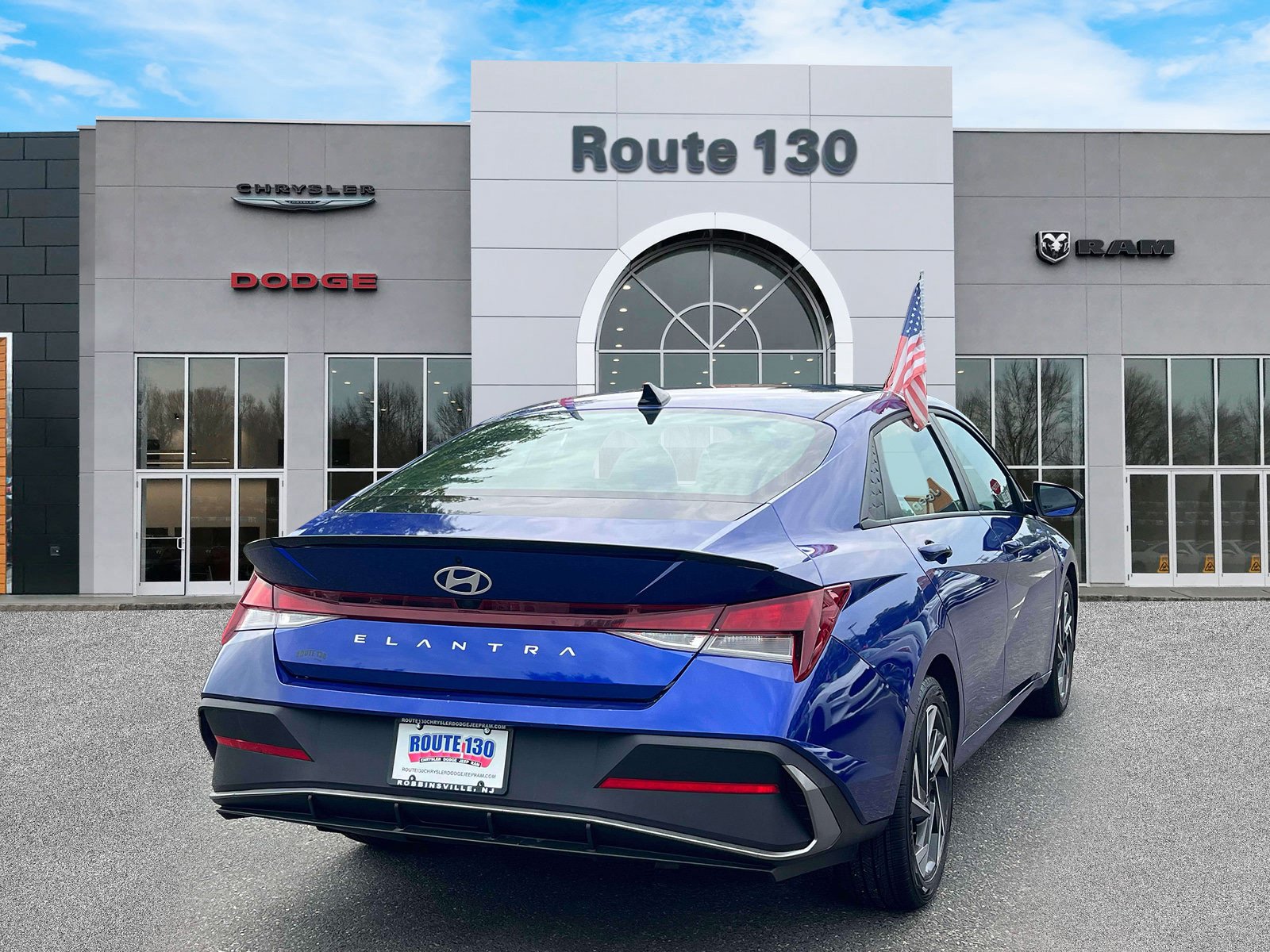 Used 2025 Hyundai Elantra Sport w/ Cargo Package FWD image 4