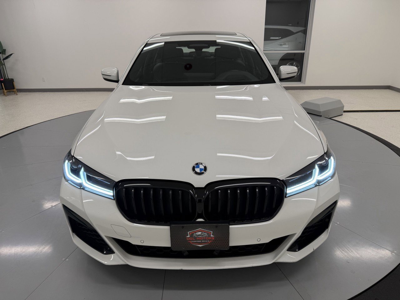Used 2023 BMW 530i xDrive w/ Executive Package image 69