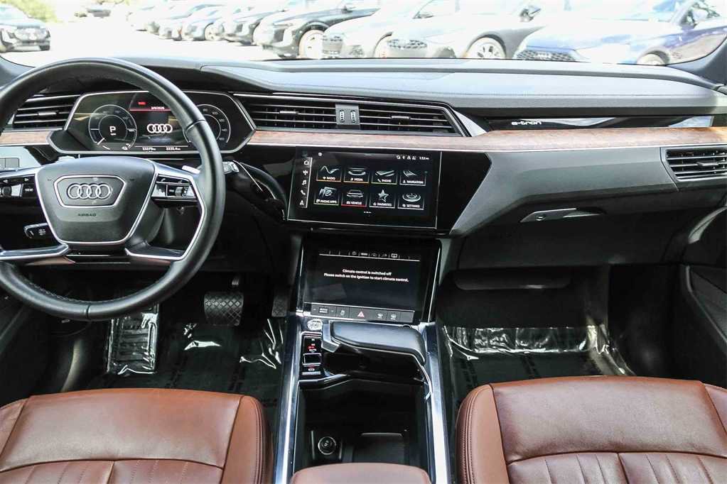 Used 2022 Audi e-tron Premium w/ Convenience Plus Package image 13