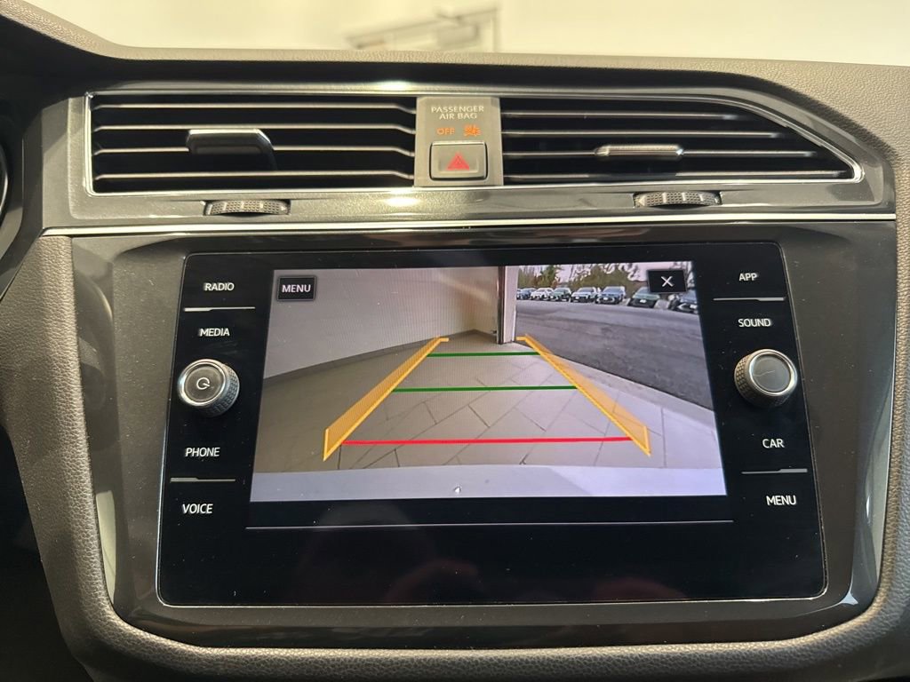 Used 2018 Volkswagen Tiguan SE image 23