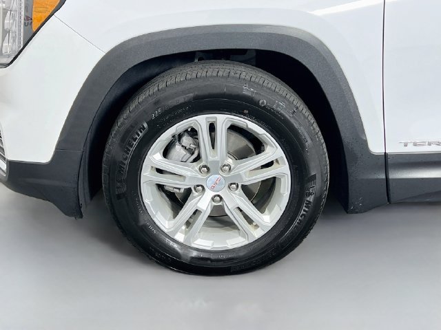 Used 2023 GMC Terrain SLE FWD image 26