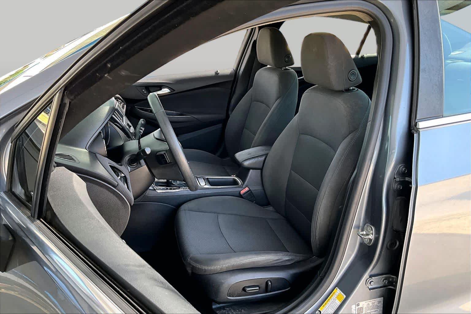 Used 2019 Chevrolet Cruze LT w/ Convenience Package FWD image 8