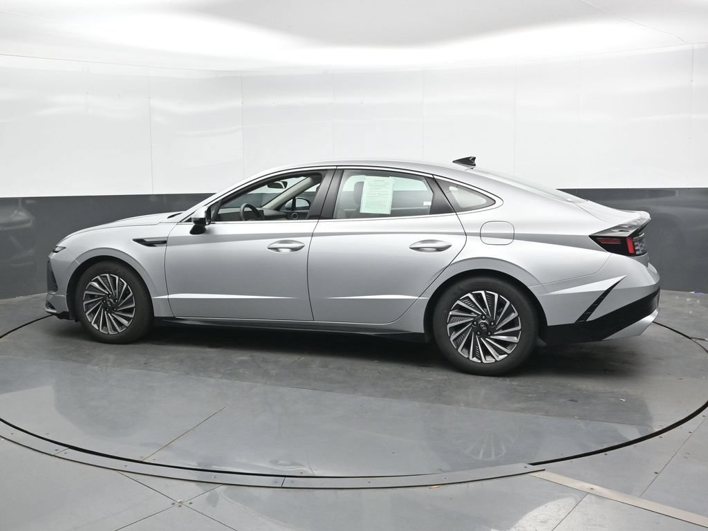 Certified 2025 Hyundai Sonata SEL FWD image 9