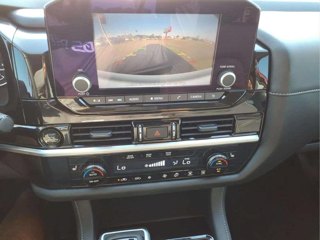Used 2025 Nissan Pathfinder SV FWD image 16