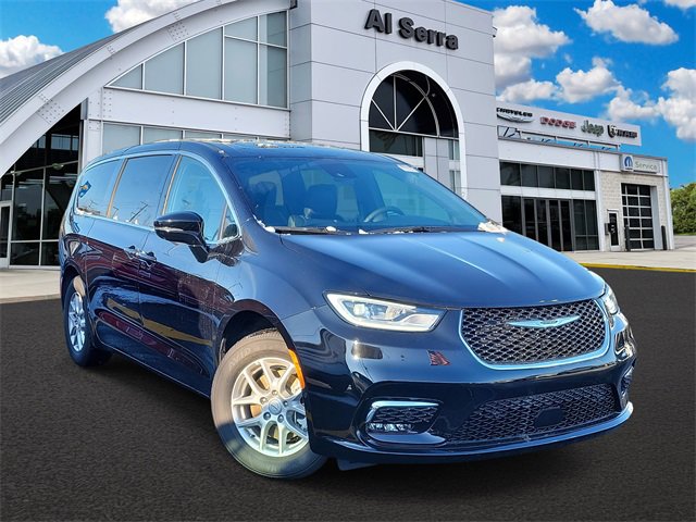 New 2026 Chrysler Pacifica Select image 1