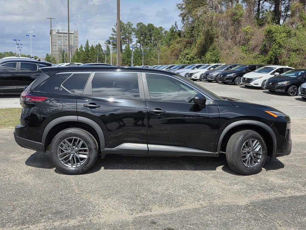 Used 2024 Nissan Rogue S image 32