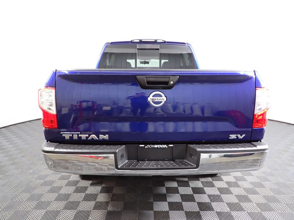 Used 2017 Nissan Titan SV RWD image 12