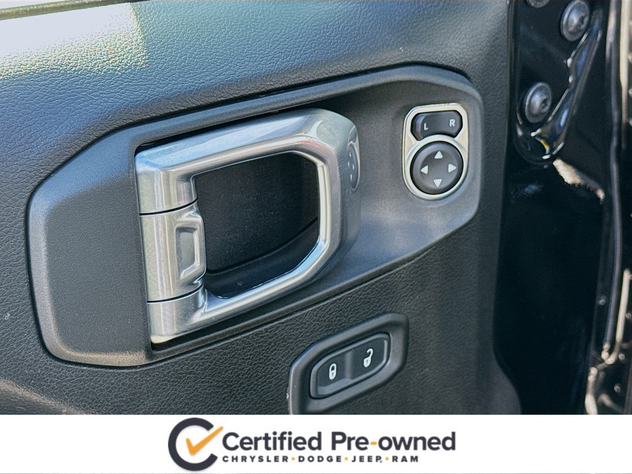 Used 2022 Jeep Gladiator Sport image 7
