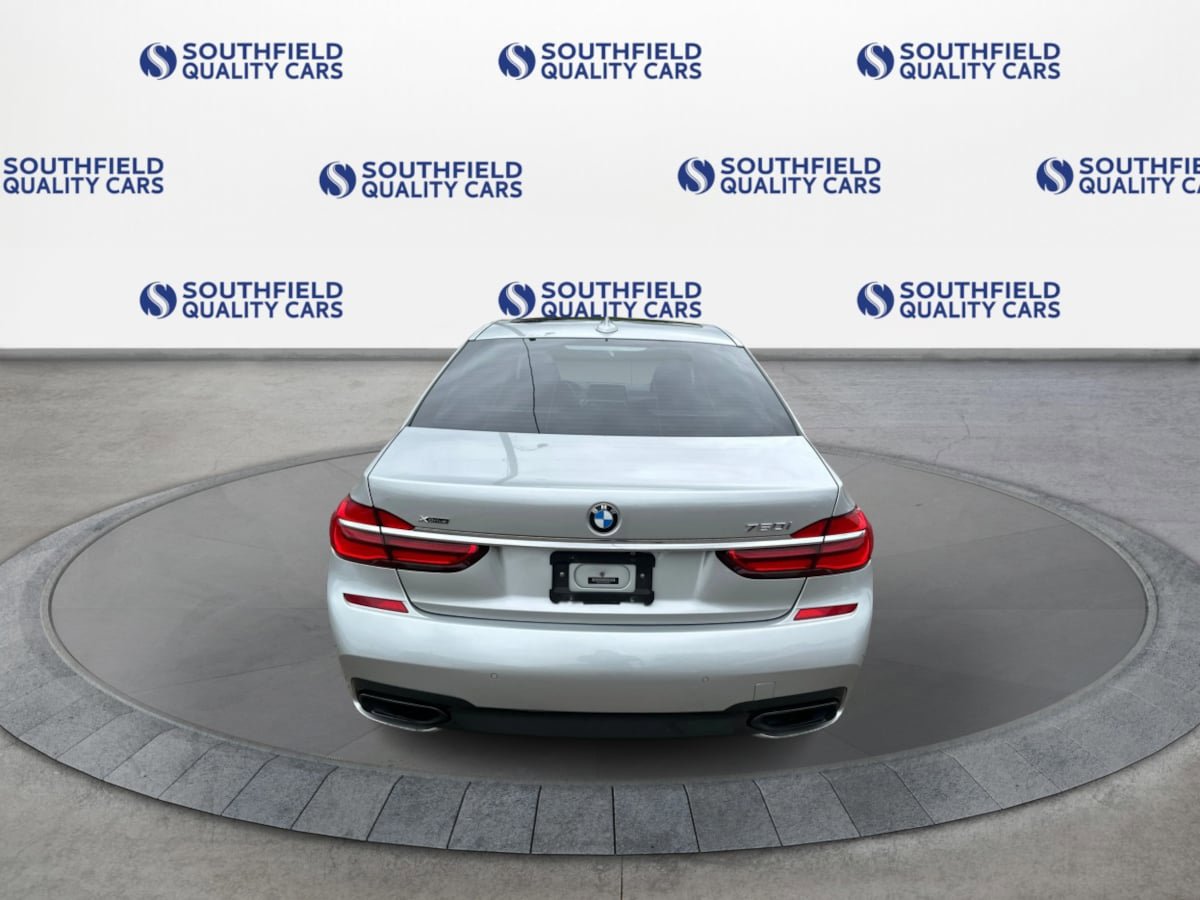 Used 2017 BMW 750i xDrive AWD/4WD image 5