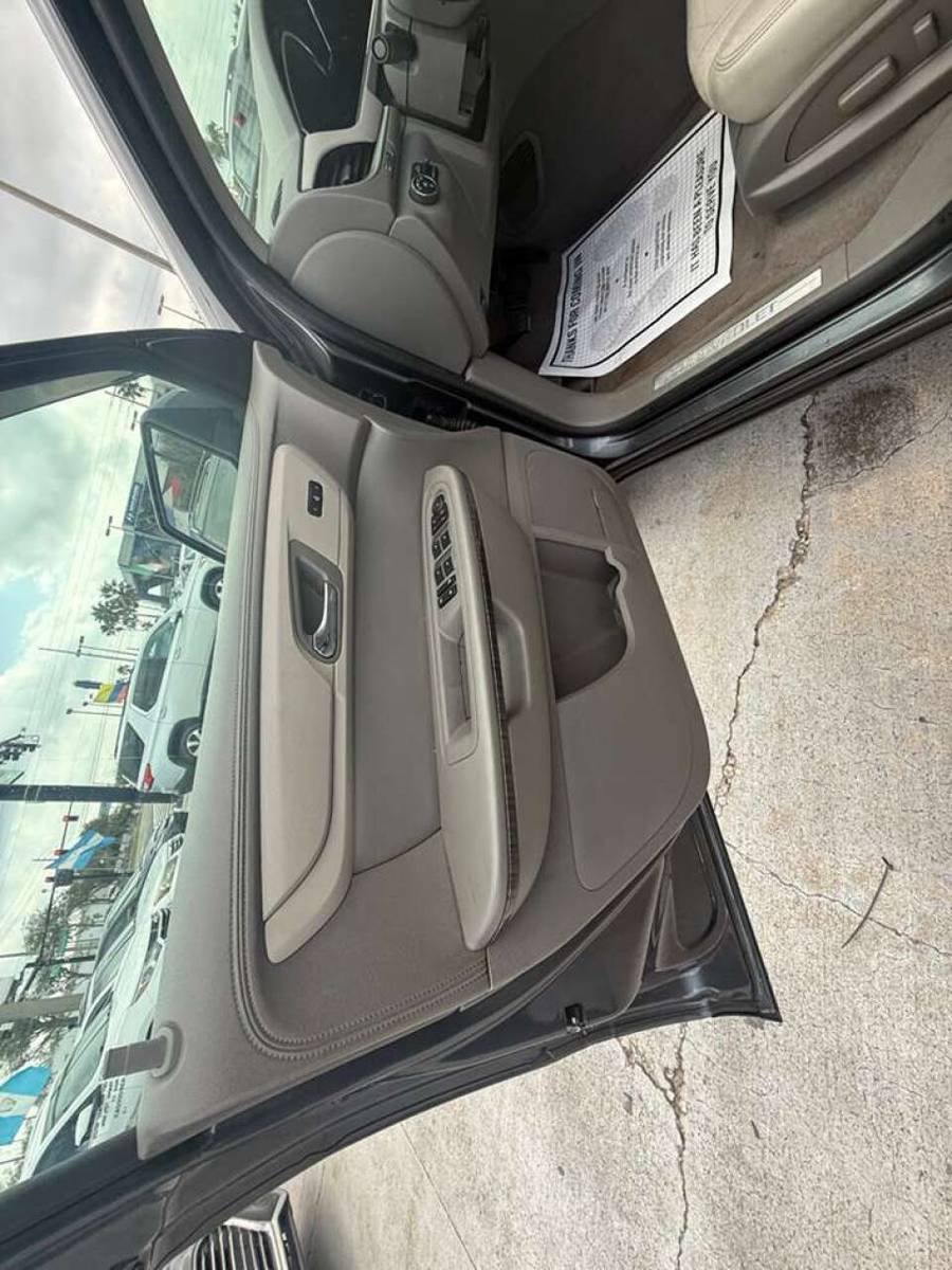 Used 2014 Chevrolet Traverse LTZ AWD/4WD image 6