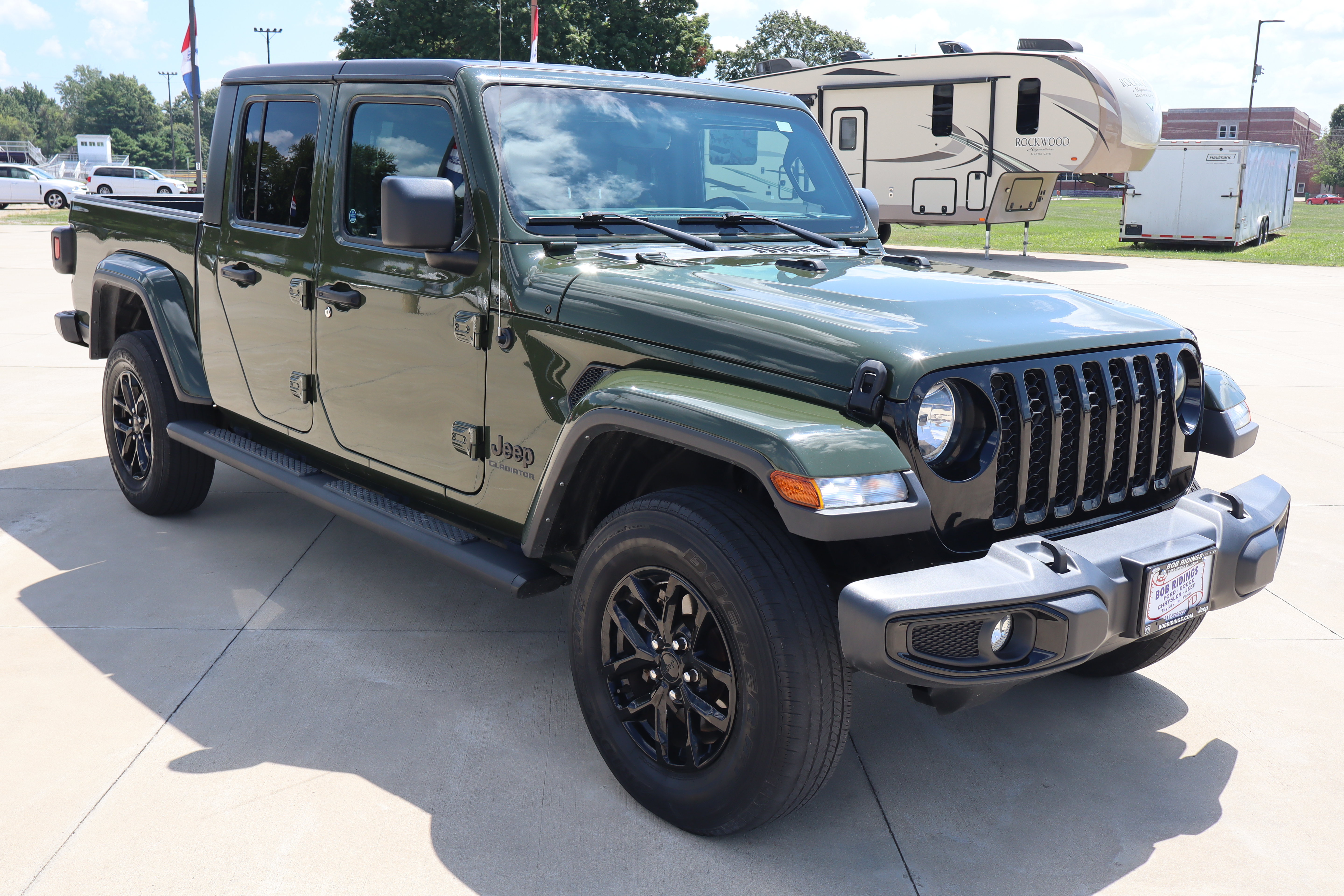 Used 2022 Jeep Gladiator Sport AWD/4WD image 3