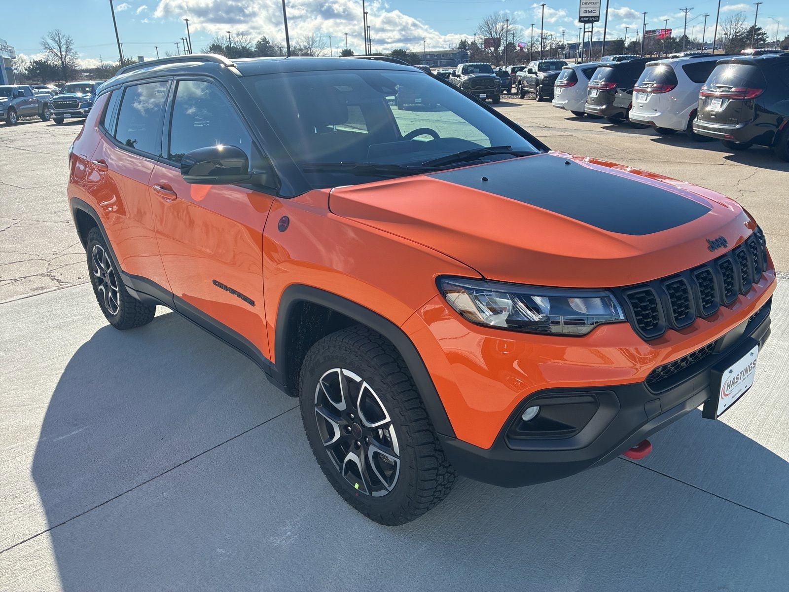 New 2026 Jeep Compass Trailhawk w/ Sun, Sound & Navigation Group AWD/4WD image 9
