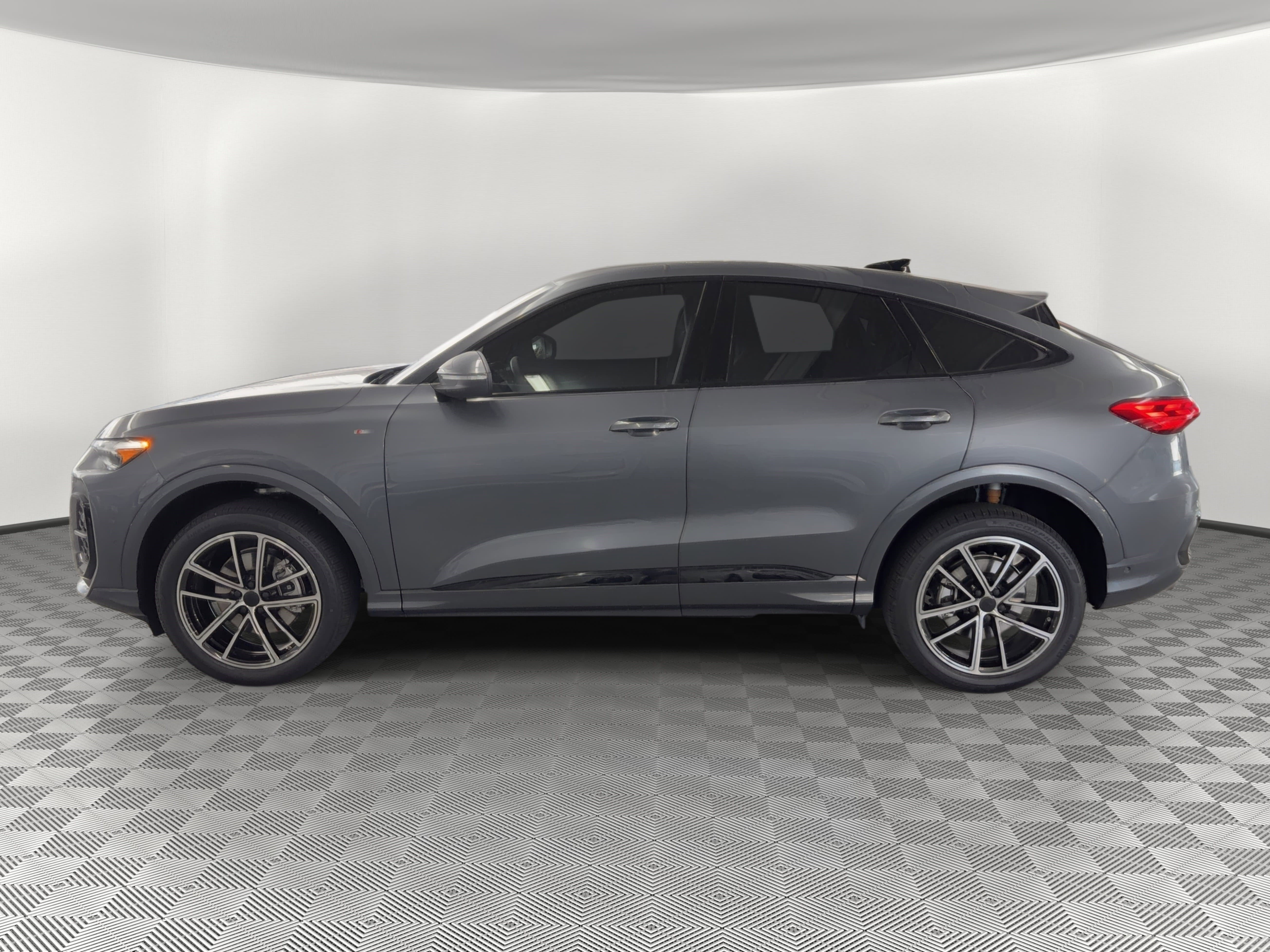 New 2026 Audi Q5 Premium Plus image 2