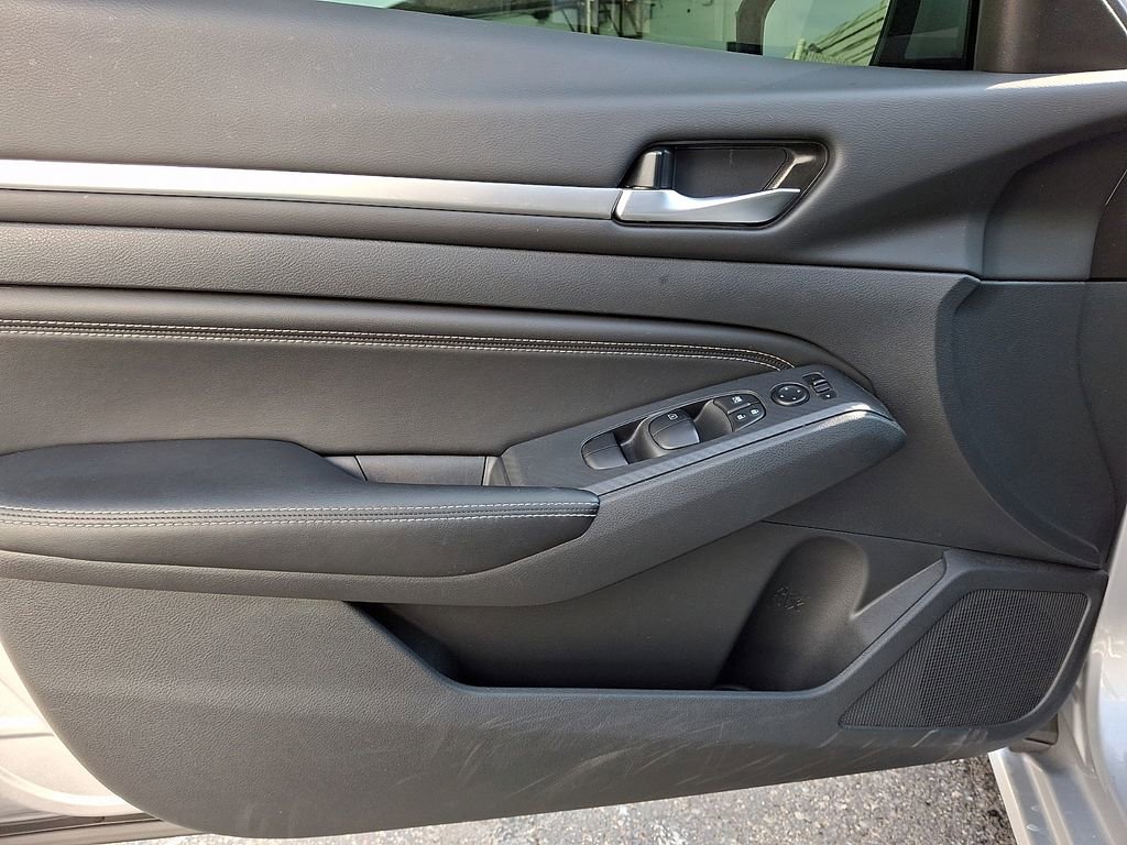 Used 2022 Nissan Altima 2.5 SV image 12