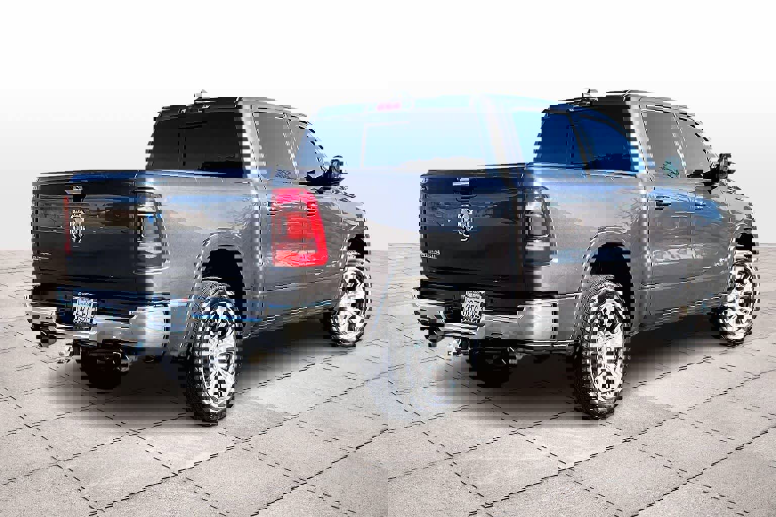 Used 2019 RAM 1500 Laramie image 16