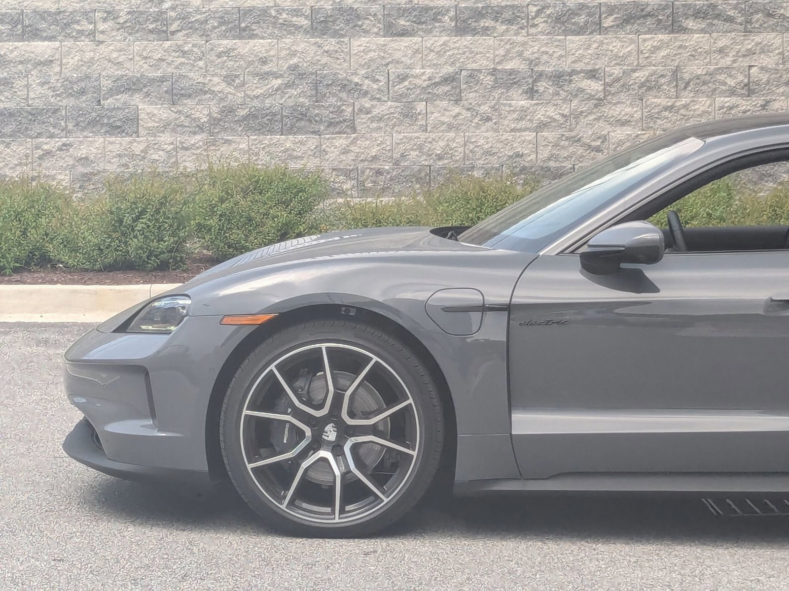 New 2025 Porsche Taycan image 11