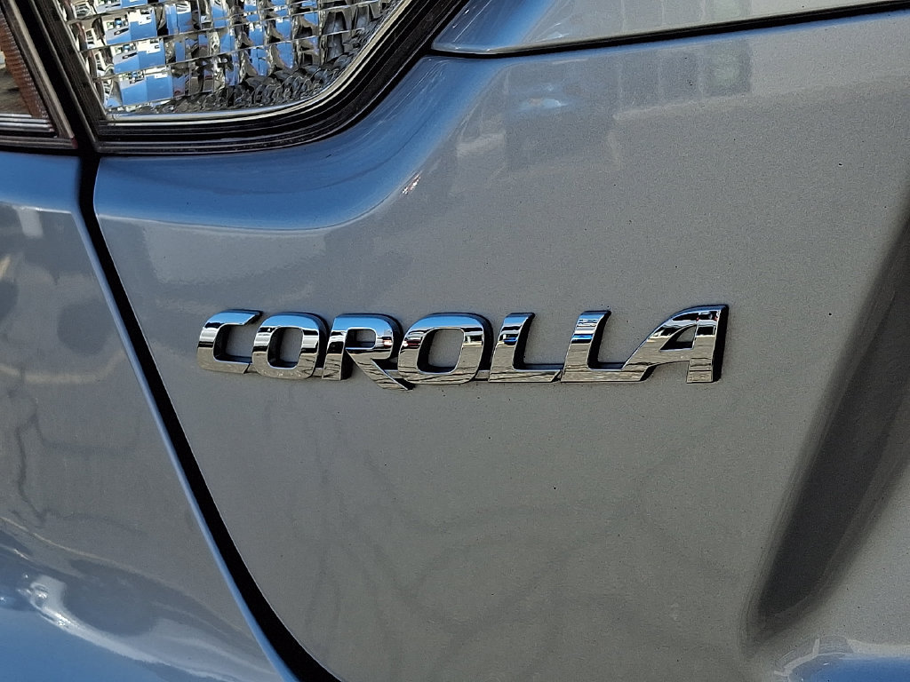 Used 2022 Toyota Corolla LE FWD image 30