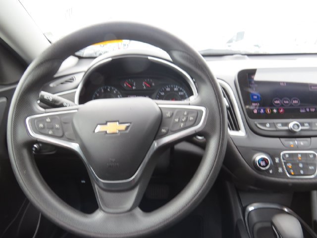 Used 2022 Chevrolet Malibu LT FWD image 13
