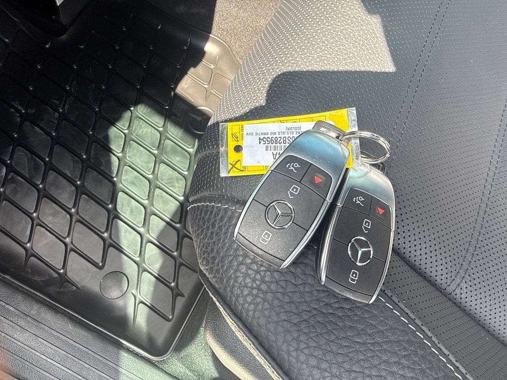 Used 2025 Mercedes-Benz GLS 450 4MATIC image 35