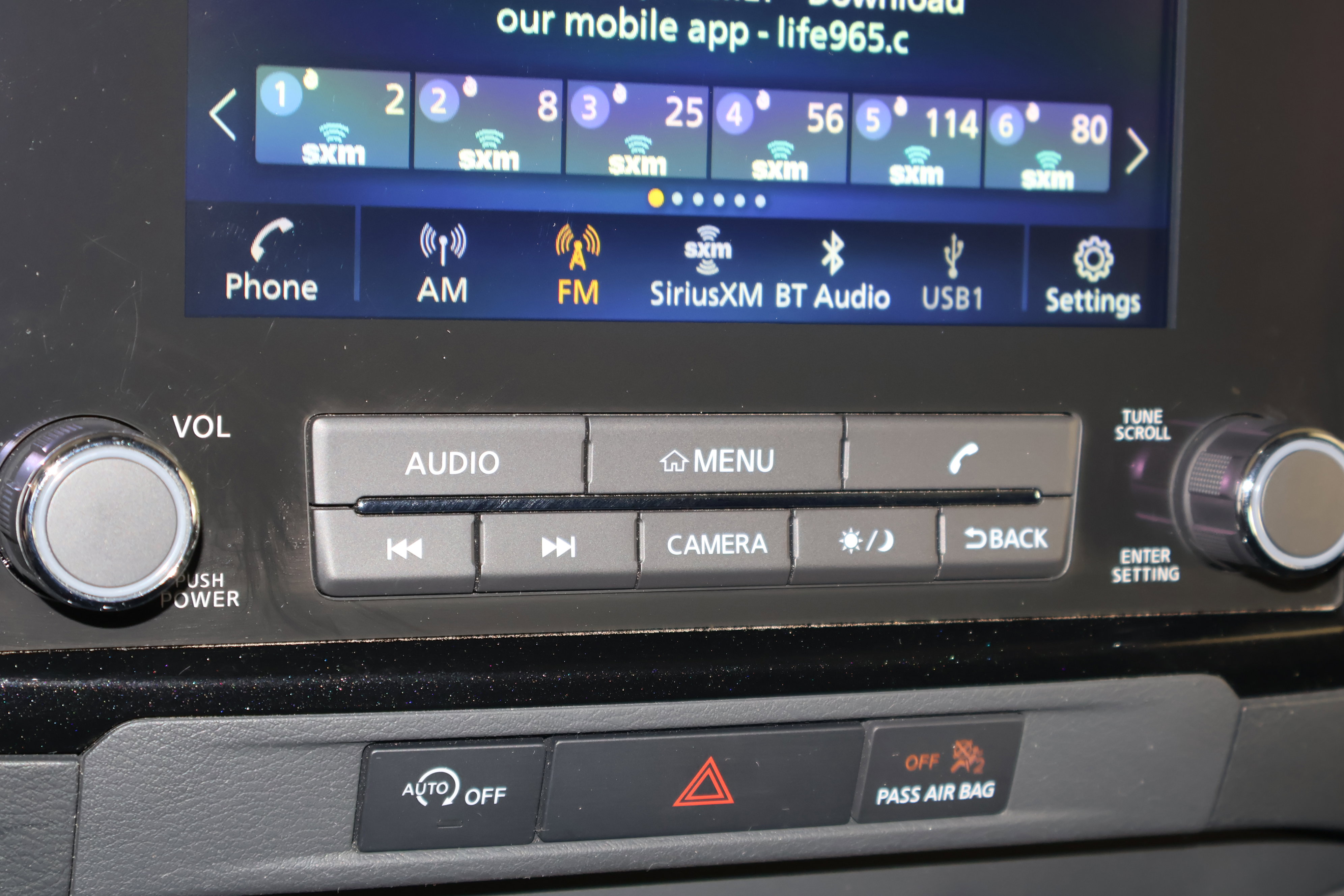 Used 2024 Nissan Frontier SV image 31