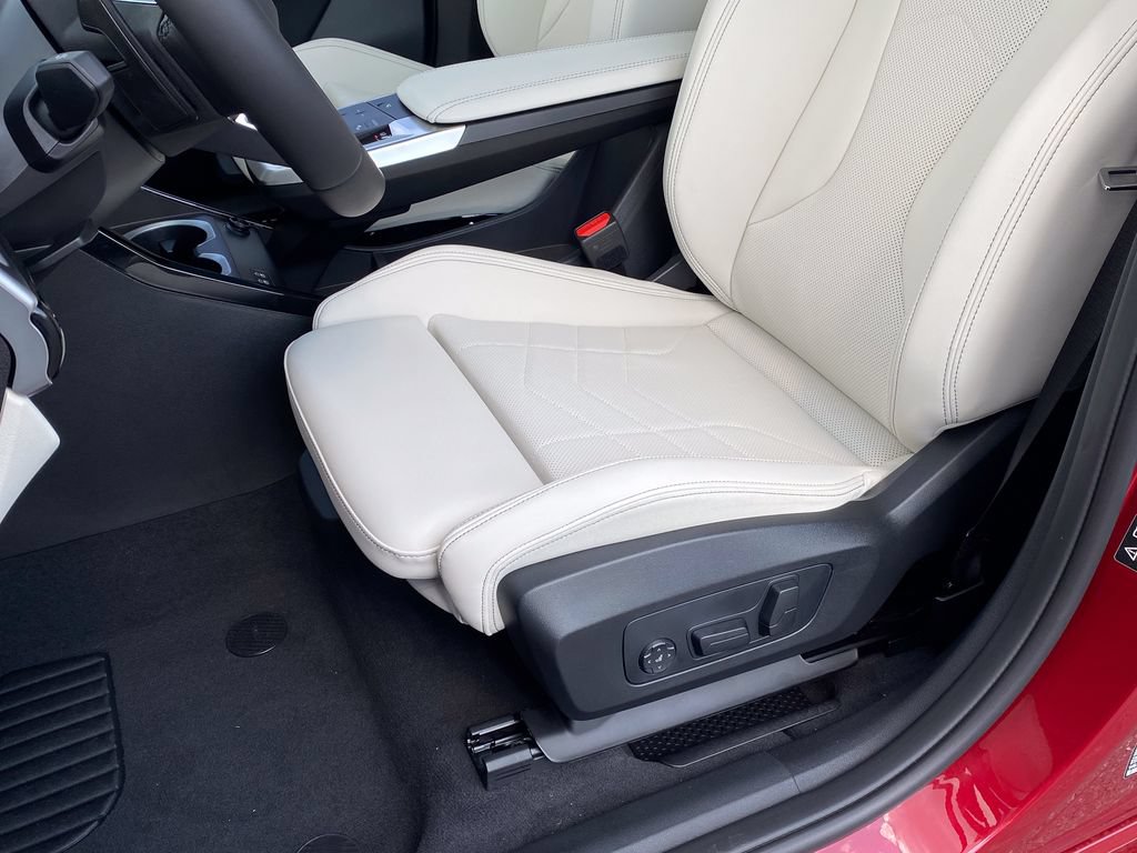 New 2026 BMW X2 xDrive28i w/ Technology Package AWD/4WD image 16