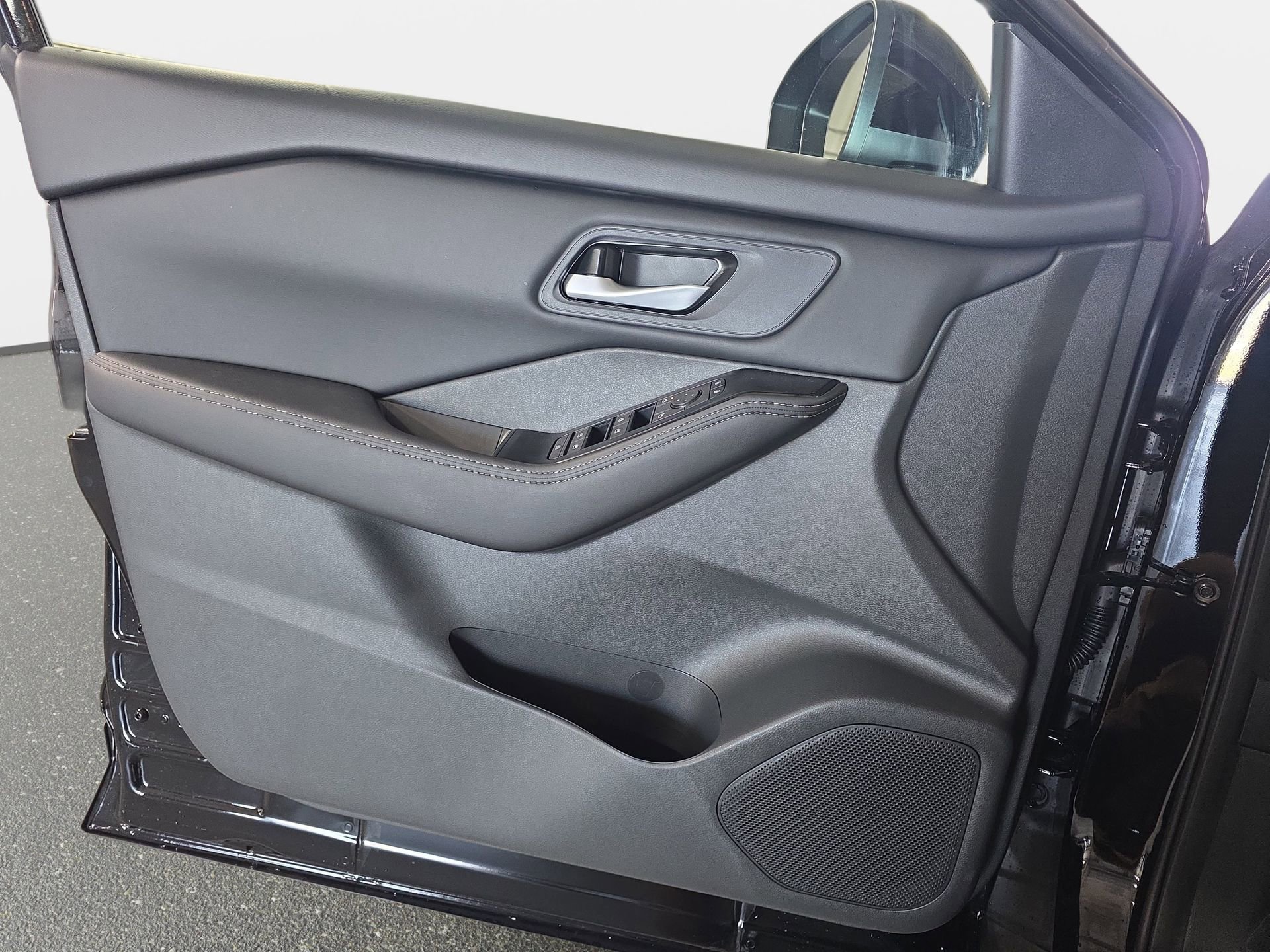 New 2026 Nissan Rogue SV w/ Cold Weather Package FWD image 26