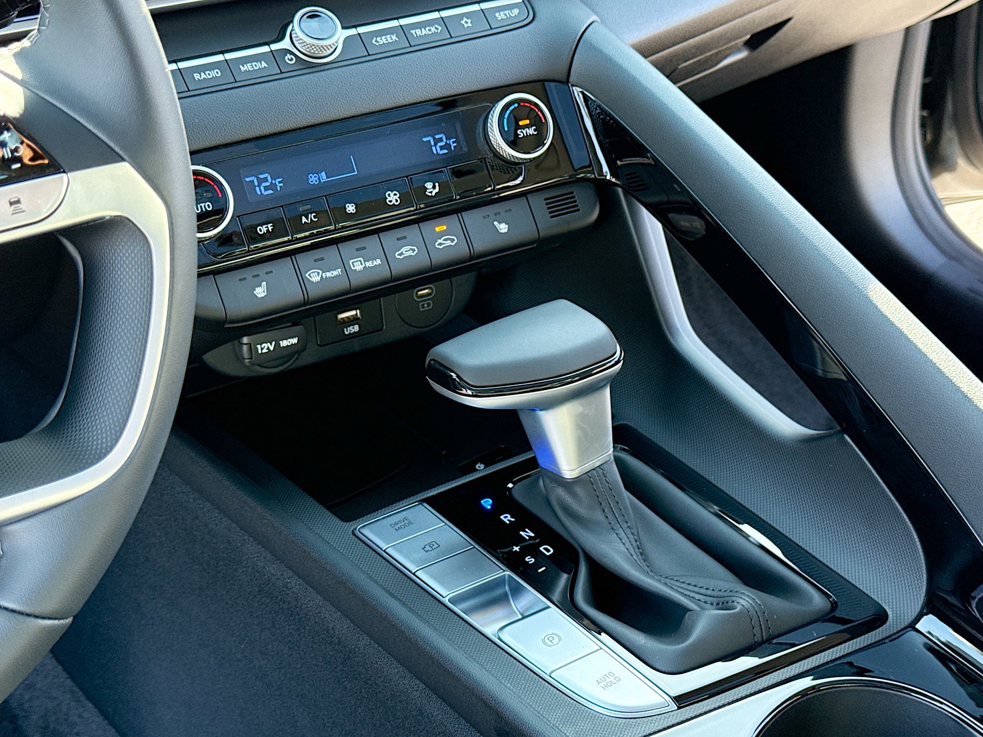 New 2026 Hyundai Elantra Limited FWD image 10