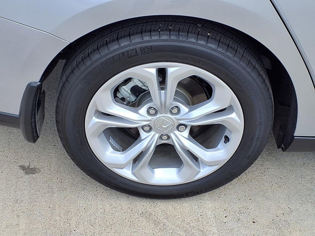 Certified 2025 Honda Accord LX image 9
