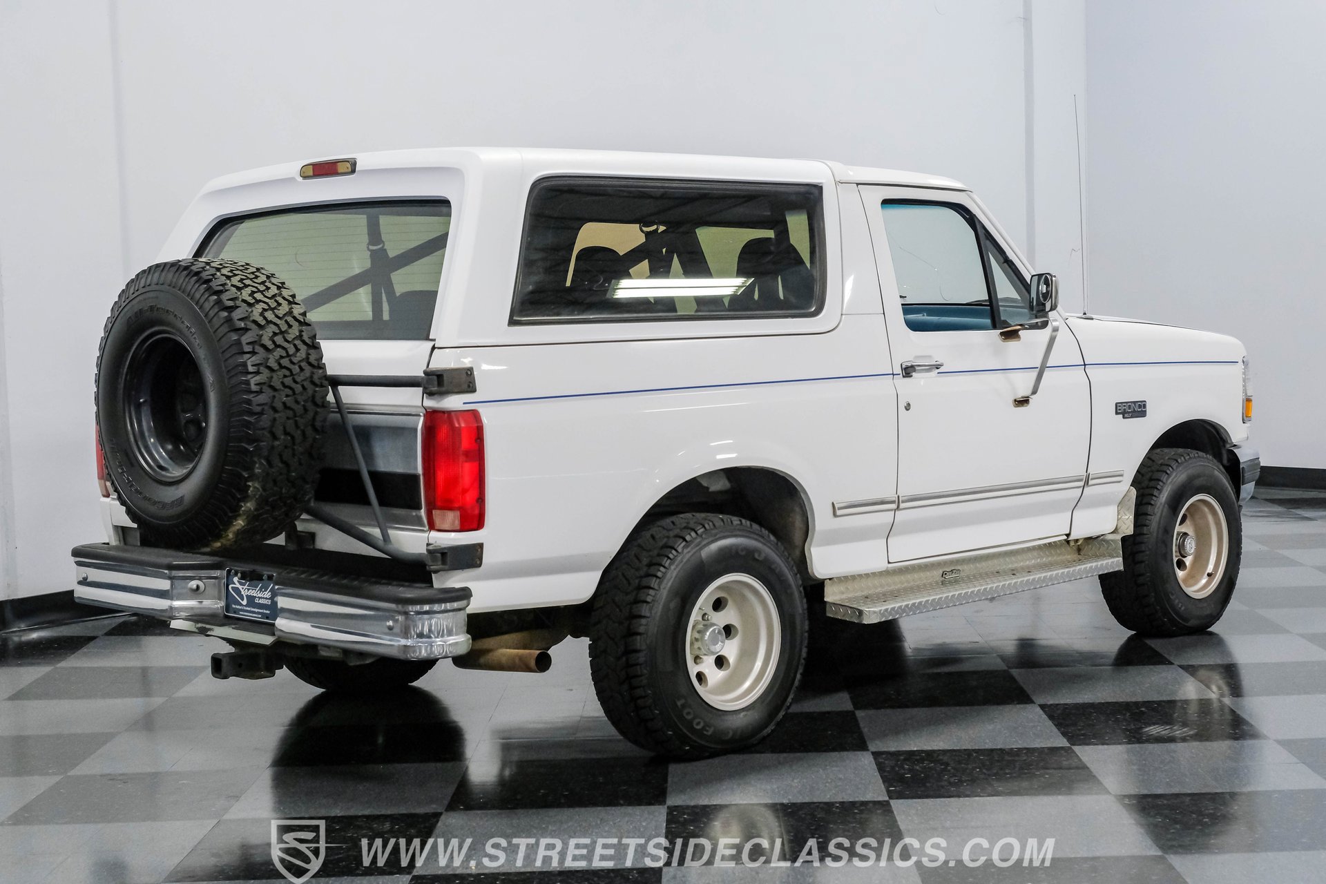 Used 1994 Ford Bronco XLT image 10