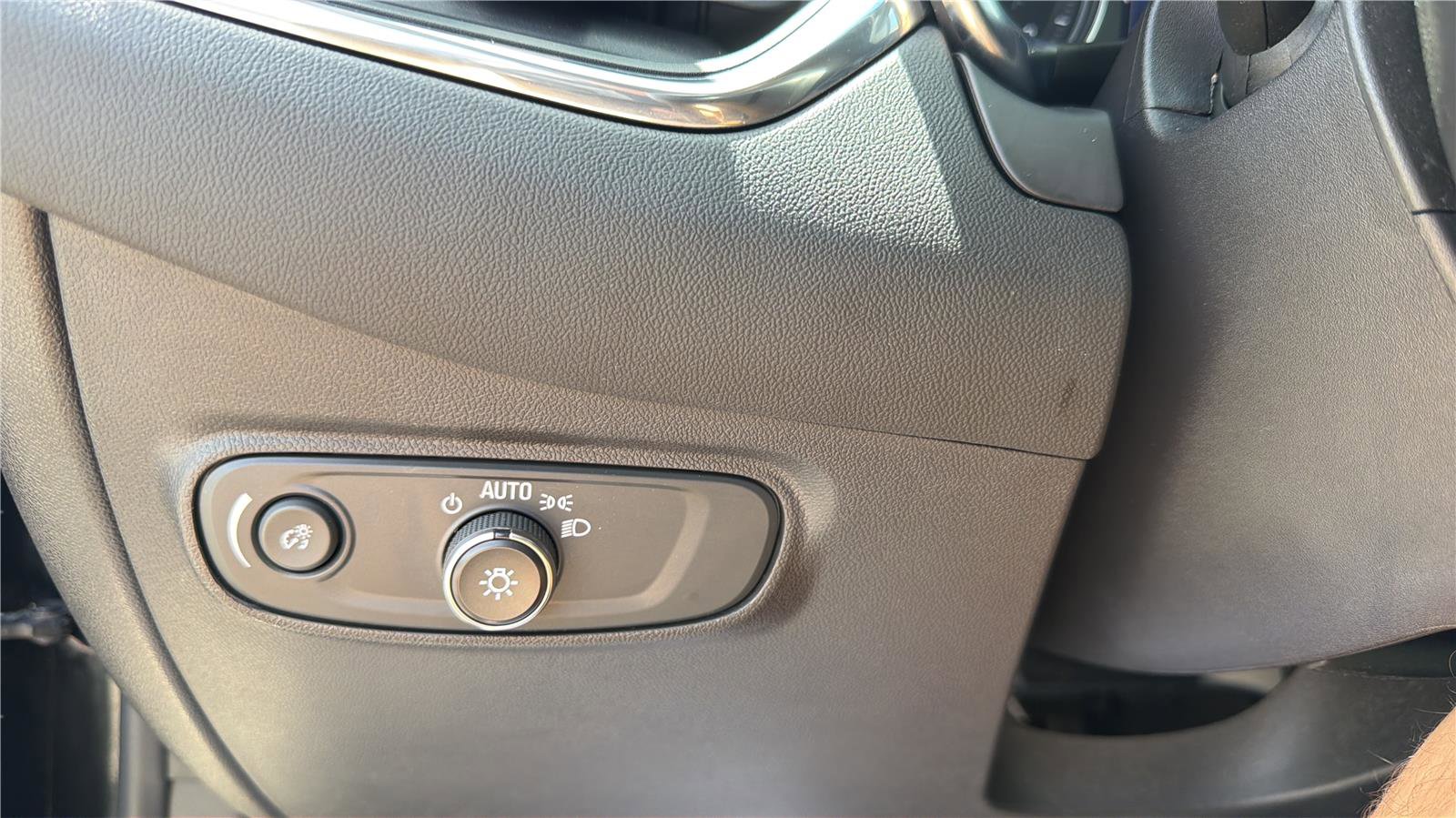 Used 2022 Chevrolet Equinox LT FWD image 14