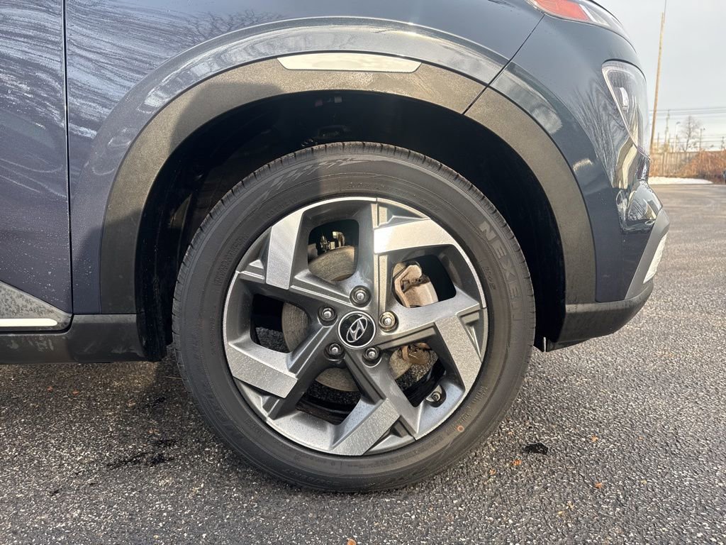 Used 2023 Hyundai Venue Limited w/ Cargo Package image 15