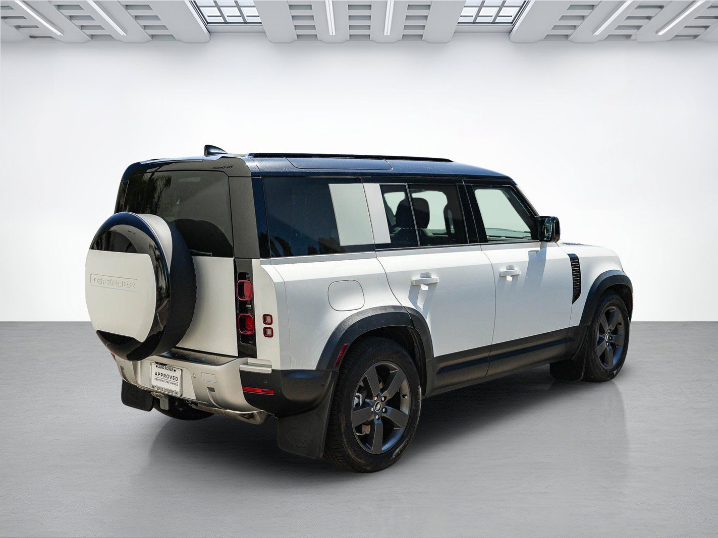 Certified 2025 Land Rover Defender 110 S AWD/4WD image 5