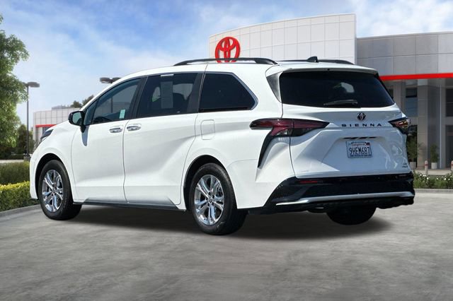 Used 2023 Toyota Sienna XSE w/ XSE Plus Package AWD/4WD image 6
