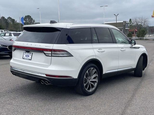 Used 2025 Lincoln Aviator AWD image 3