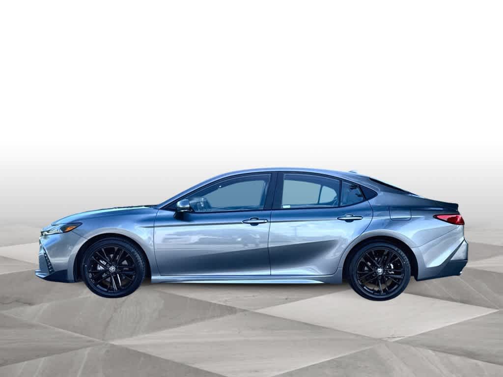 Used 2025 Toyota Camry SE w/ Convenience Package FWD image 5