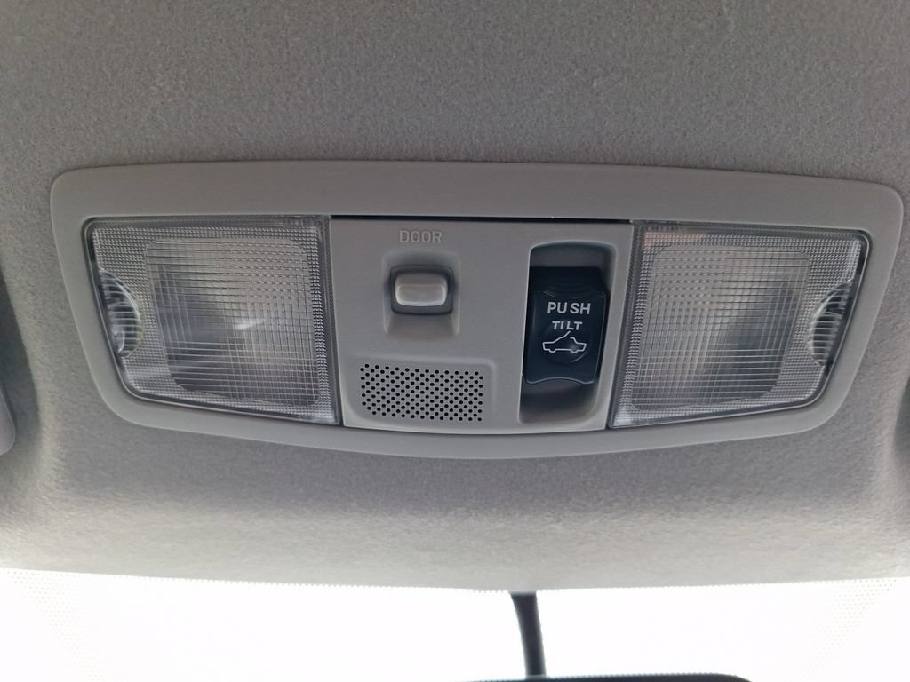 Used 2012 Mitsubishi Outlander SE FWD image 21