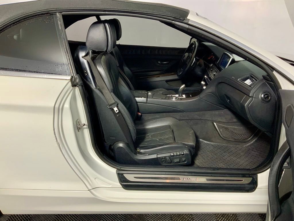Used 2012 BMW 650i Convertible image 25