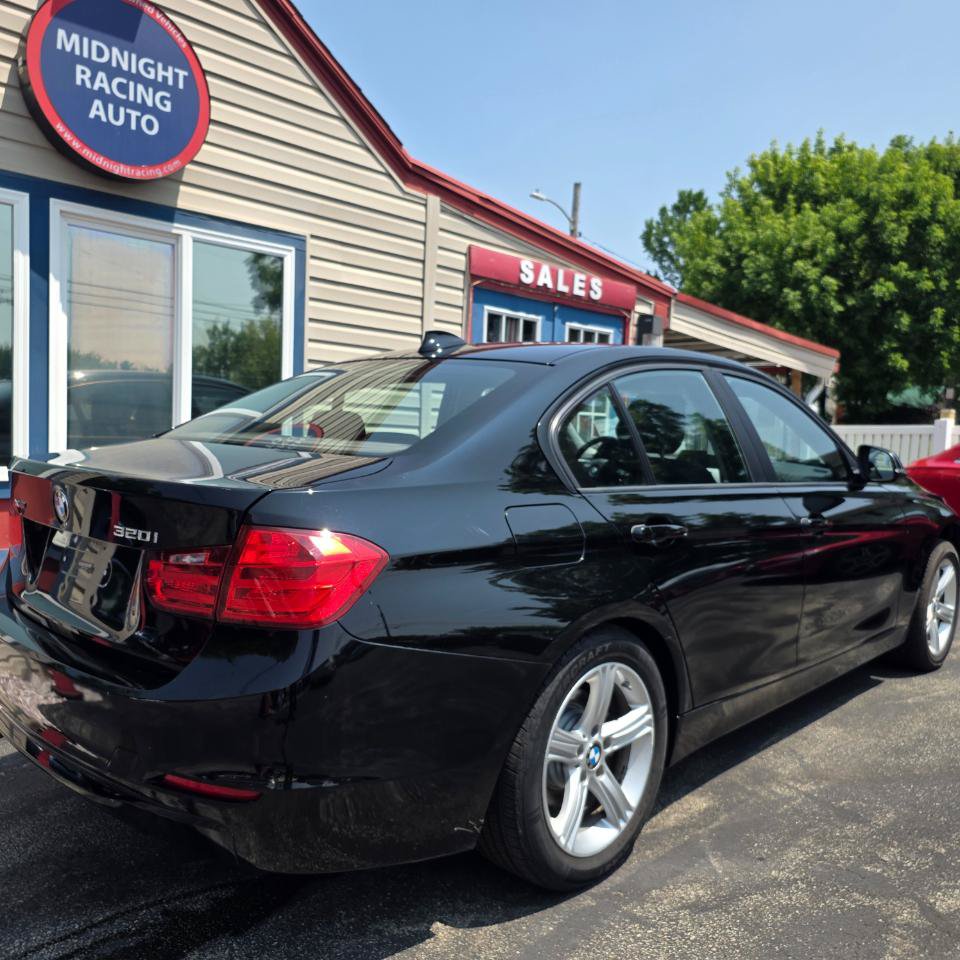 Used 2014 BMW 320i xDrive Sedan AWD/4WD image 11