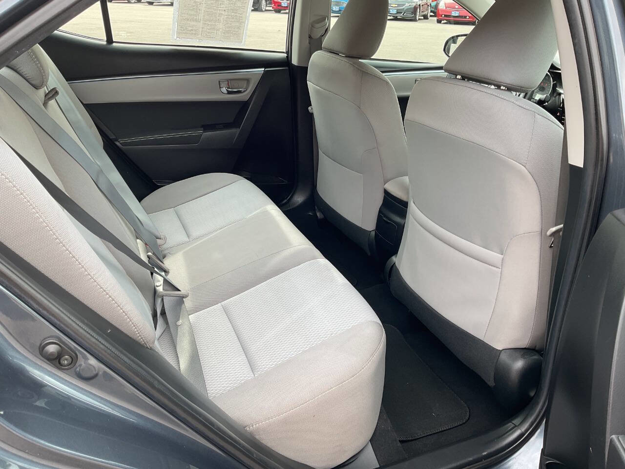 Used 2016 Toyota Corolla LE image 31