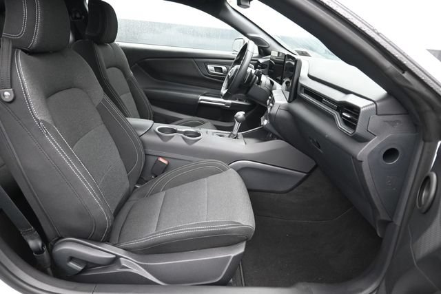Used 2025 Ford Mustang GT RWD image 7