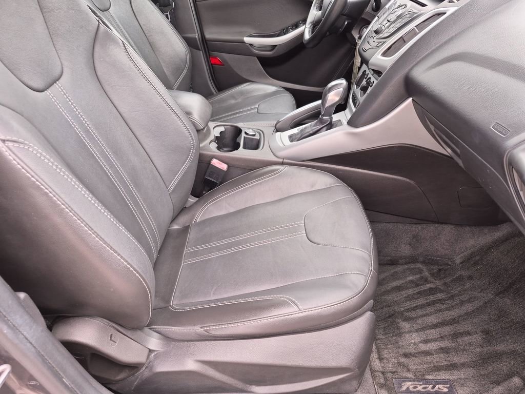 Used 2013 Ford Focus SE FWD image 21