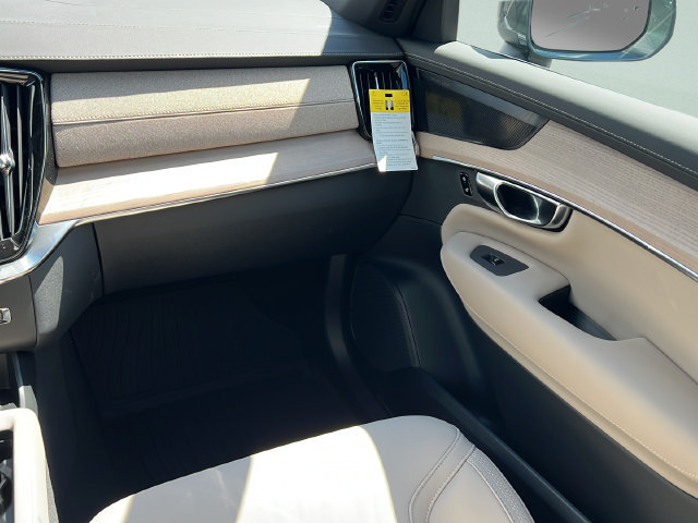 New 2027 Volvo XC90 B6 Plus AWD/4WD image 12