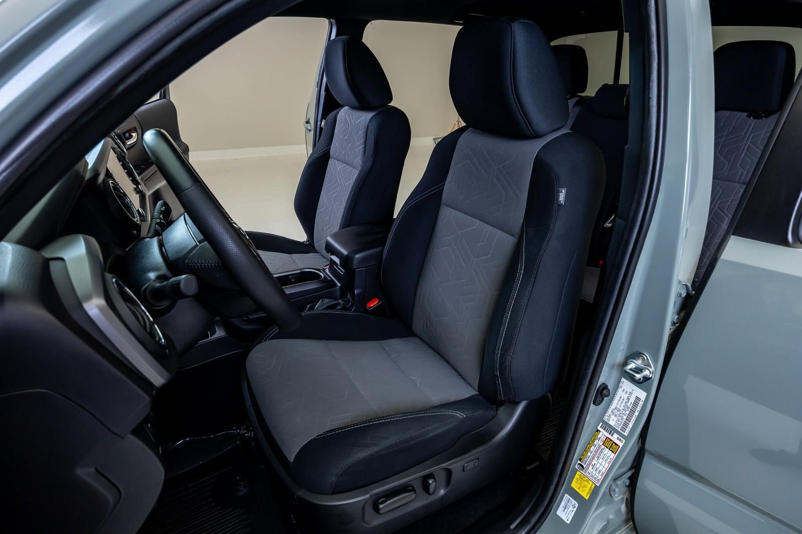 Used 2022 Toyota Tacoma TRD Sport AWD/4WD image 28