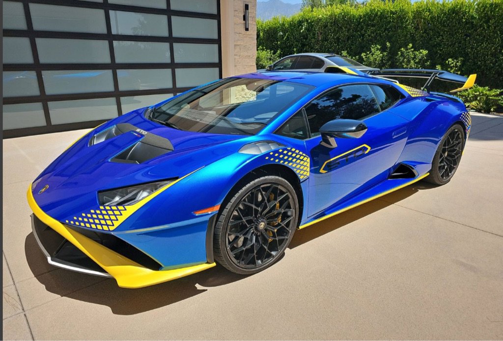 Used 2022 Lamborghini Huracan STO image 1