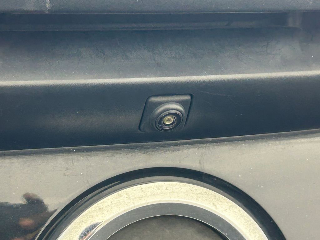 Used 2019 Nissan Titan SV w/ SV Convenience Package image 23