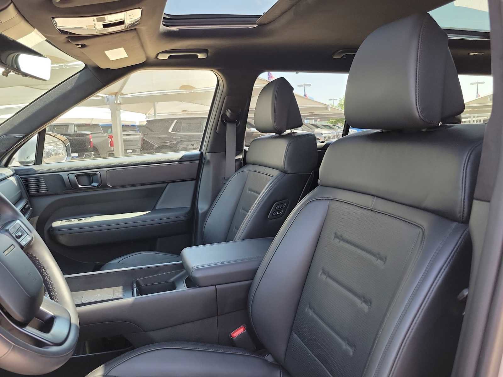 Used 2025 Hyundai Santa Fe Calligraphy image 11